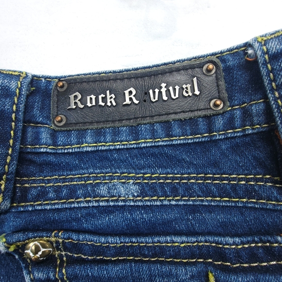 Rock Revival Jeans Womens Size 28 Gwen Boot Butt Flap Pocket *Minor Flaw* - Picture 3 of 11
